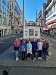 AK10_Checkpoint_Charlie